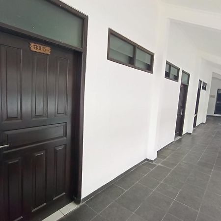 Oyo 92324 Hotel Sinar Rejeki Sukabumi Eksteriør bilde