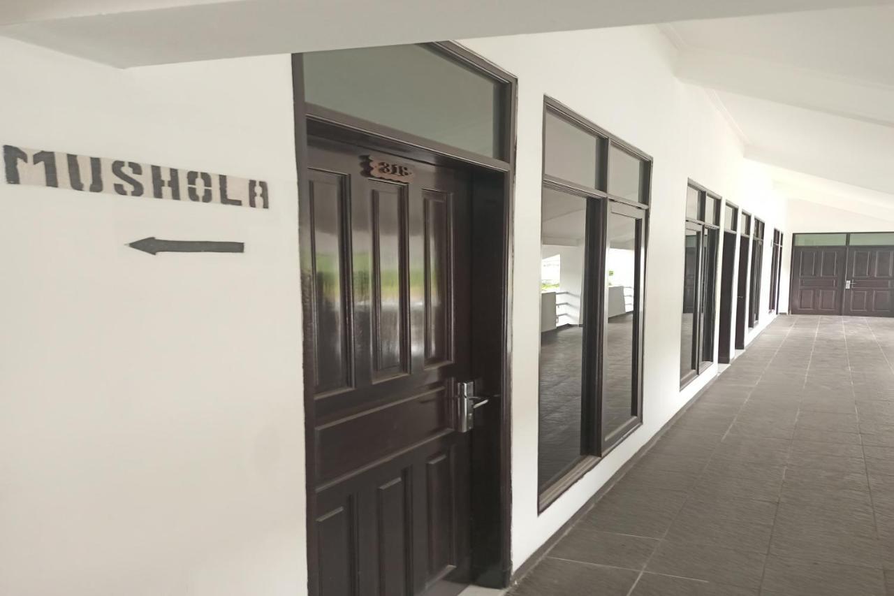 Oyo 92324 Hotel Sinar Rejeki Sukabumi Eksteriør bilde