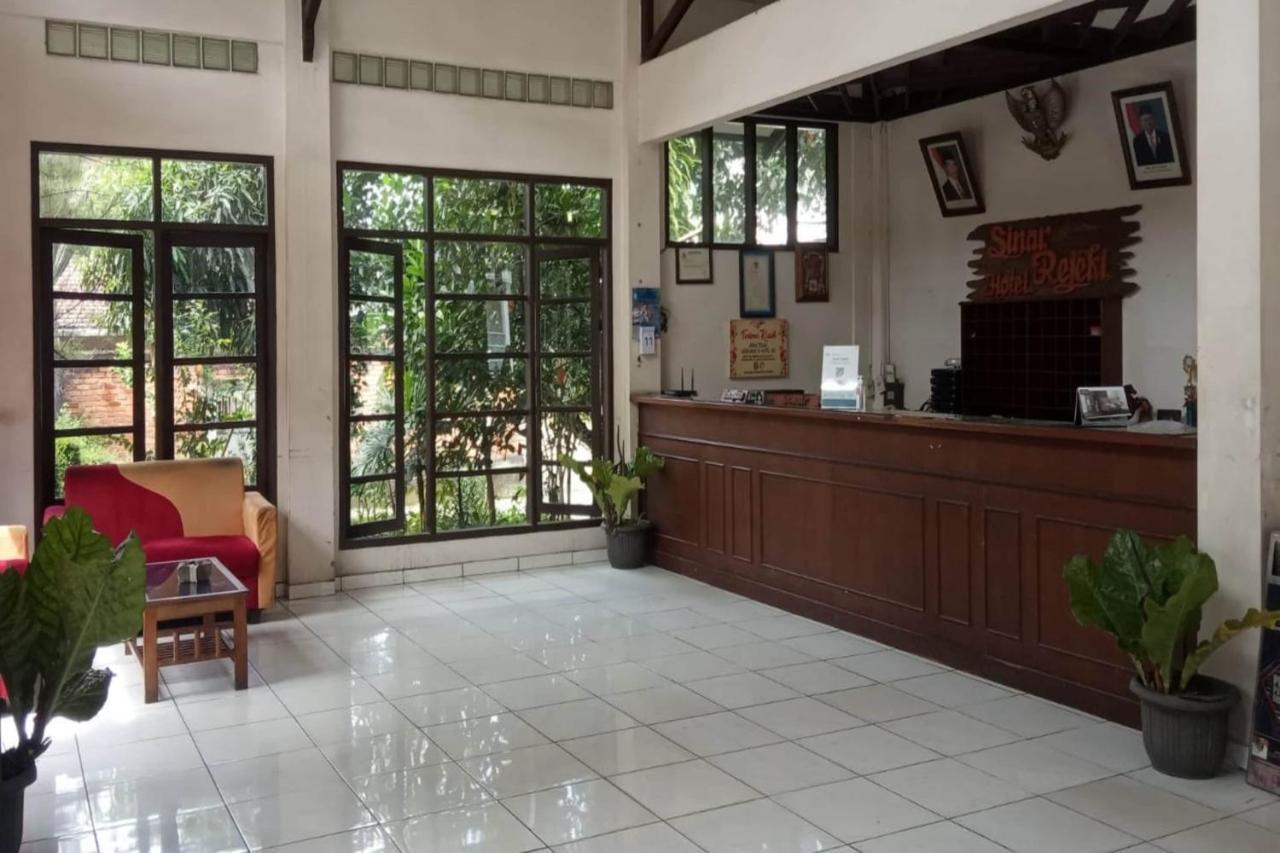 Oyo 92324 Hotel Sinar Rejeki Sukabumi Eksteriør bilde