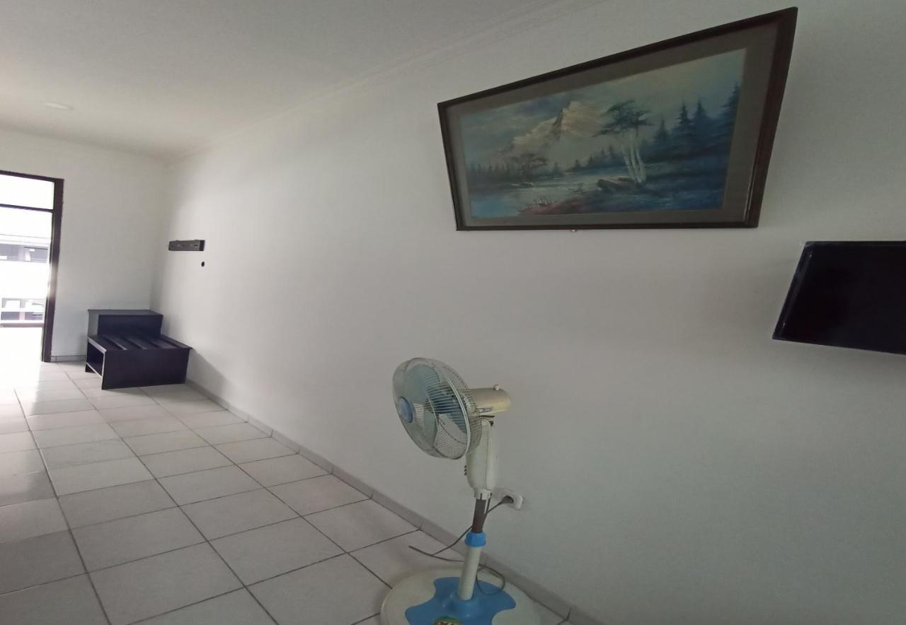 Oyo 92324 Hotel Sinar Rejeki Sukabumi Eksteriør bilde