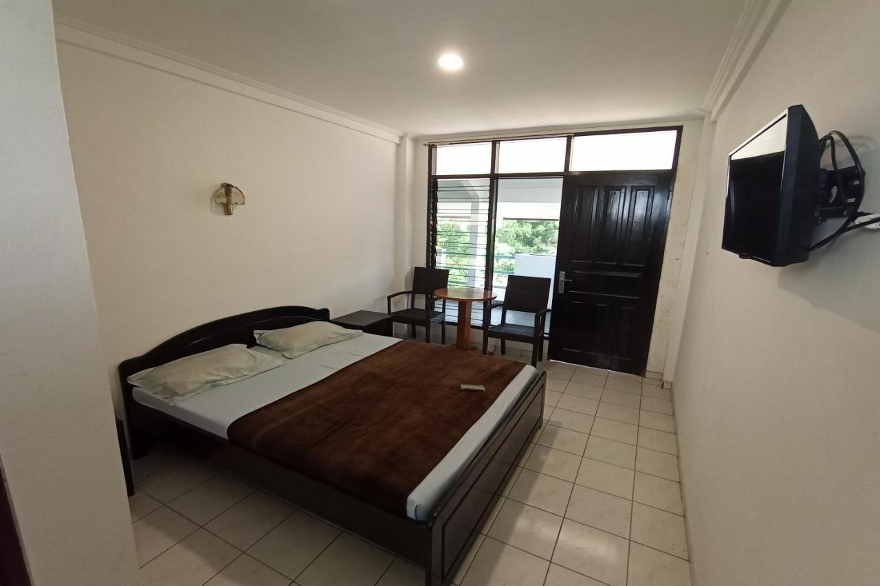 Oyo 92324 Hotel Sinar Rejeki Sukabumi Eksteriør bilde