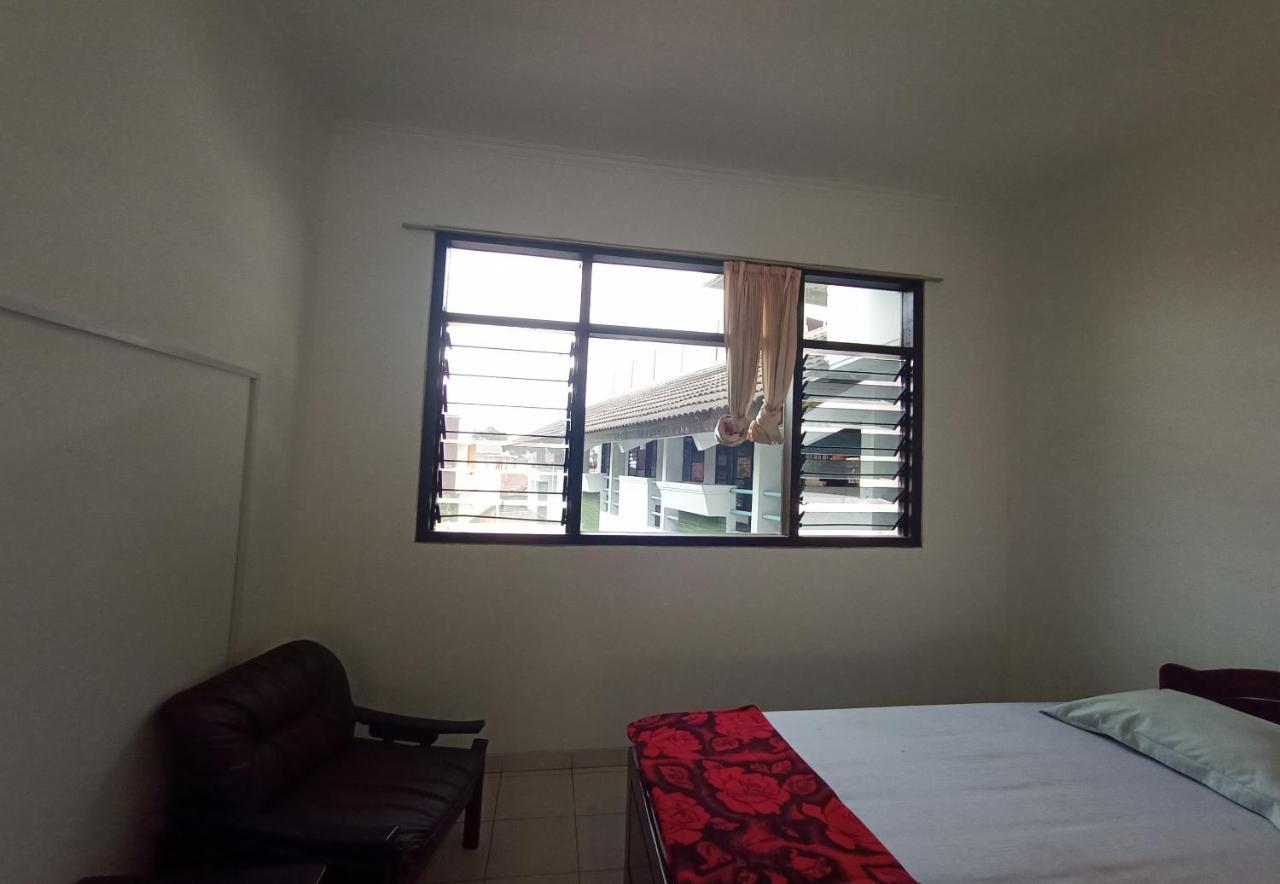 Oyo 92324 Hotel Sinar Rejeki Sukabumi Eksteriør bilde
